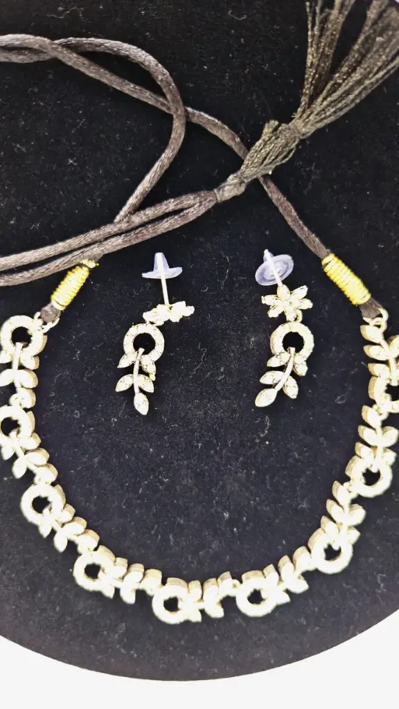 Fancy Silver Stone Necklace Set 