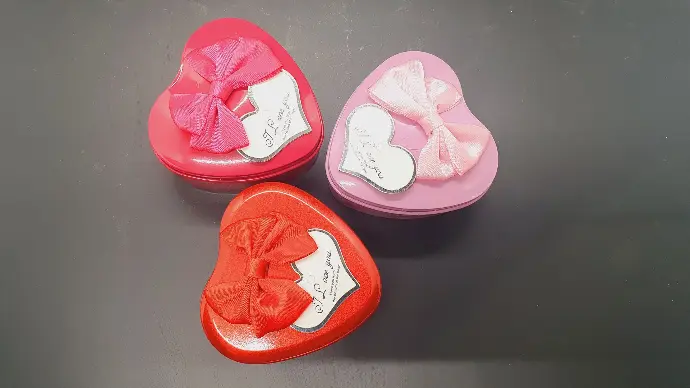 Metal Heart Shape Mini Gift Box