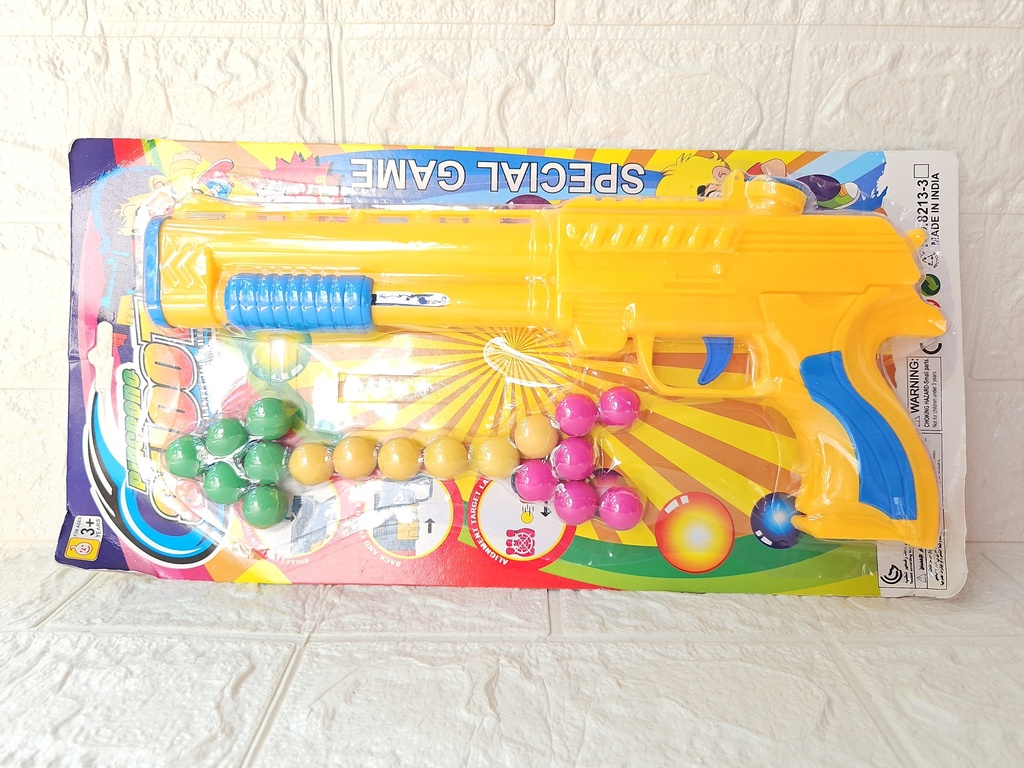 Ball Shooting Gun With 18 Balls