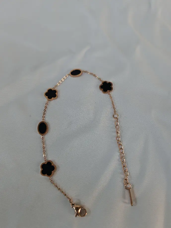 Rose Gold Imitation Bracelets With Black Oval & Flower Stones
