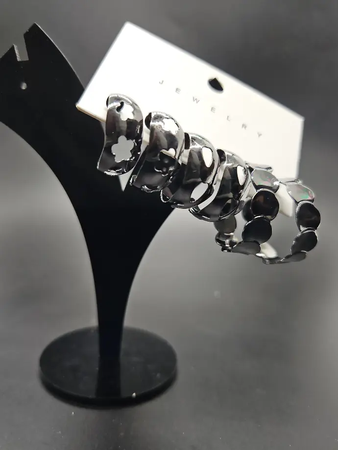 [IX2400752] Earring C Shaped Metal Designs 