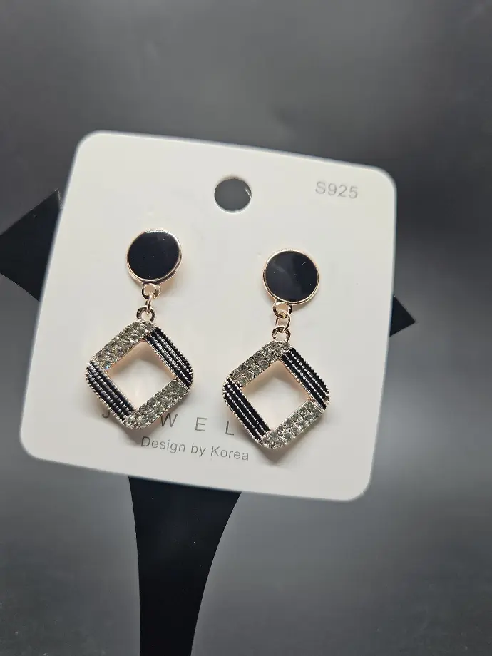 Earring Square Design Black And White Stone Lines