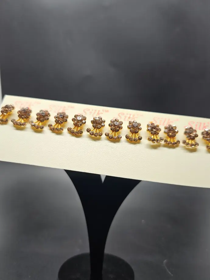 [IX2400831] Earring Small Flower with Hanging Chain with Stones