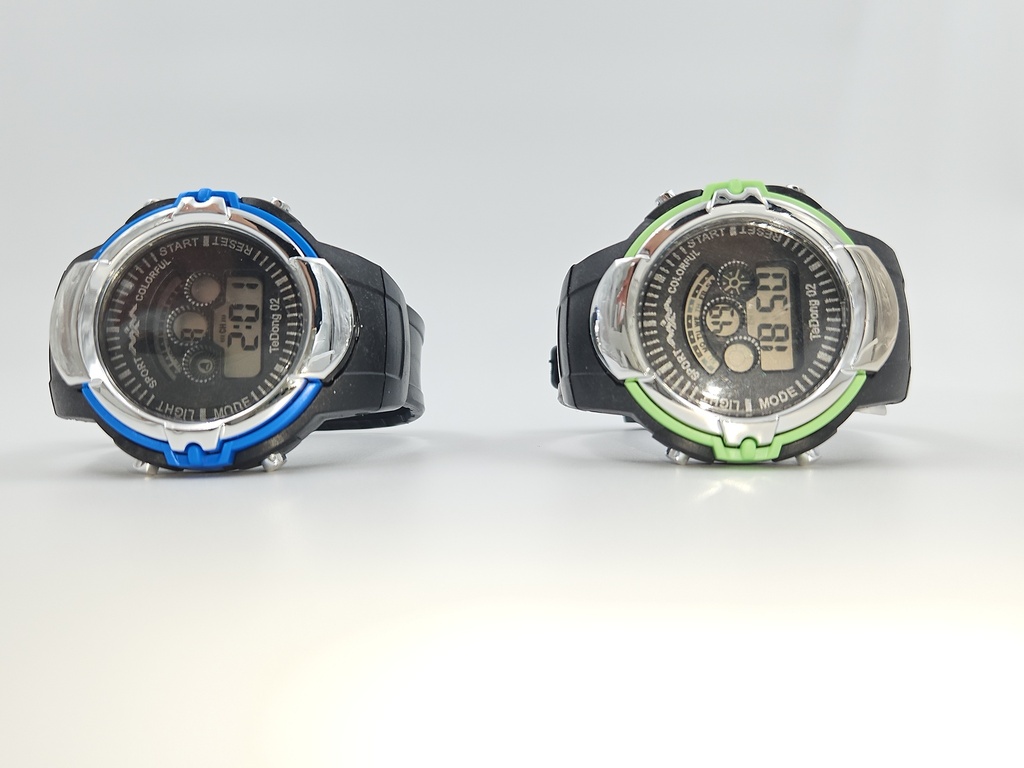 [IX2405349] Kids Water Resistant Sports Watch With Light