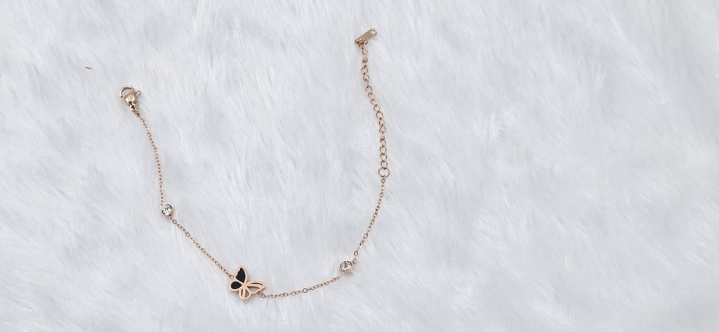 Simple Rose Gold Bracelet With White Stone