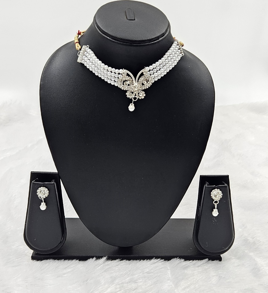 Rajkot White Stone Chocker With Silver Stone Locket 