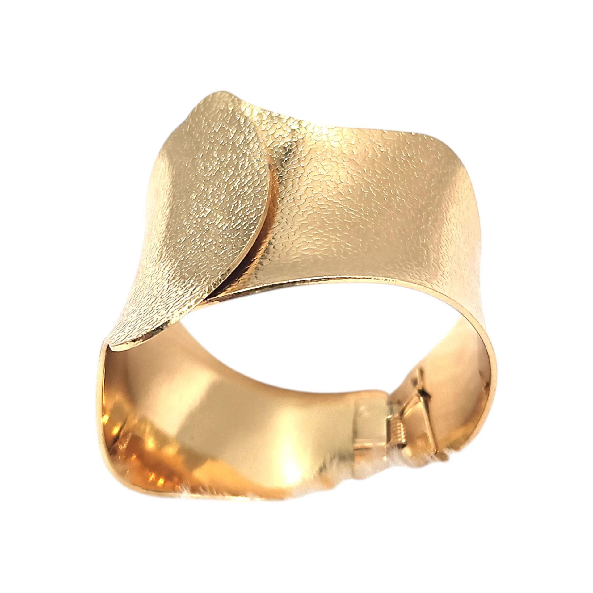 [IX2600041] Anti Tarnish Golden Curved Adjustable Hand Cuff Bangles