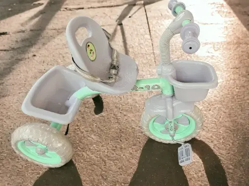 [IX002248] R-10 Kids Pedal Tricycle