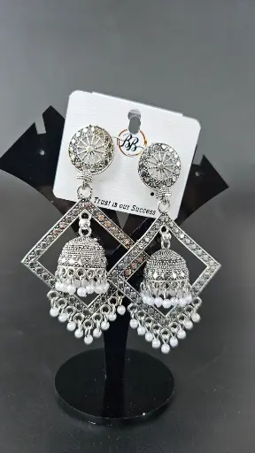 [IX2400664] Heavy Mat Silver Jumka In Square Frame With Beads 