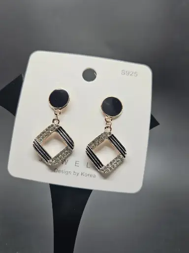 [IX2400762] Earring Square Design Black And White Stone Lines