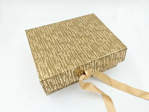 [IX2405245] Hamper Box With Golden Stranded Lines 27x20cm